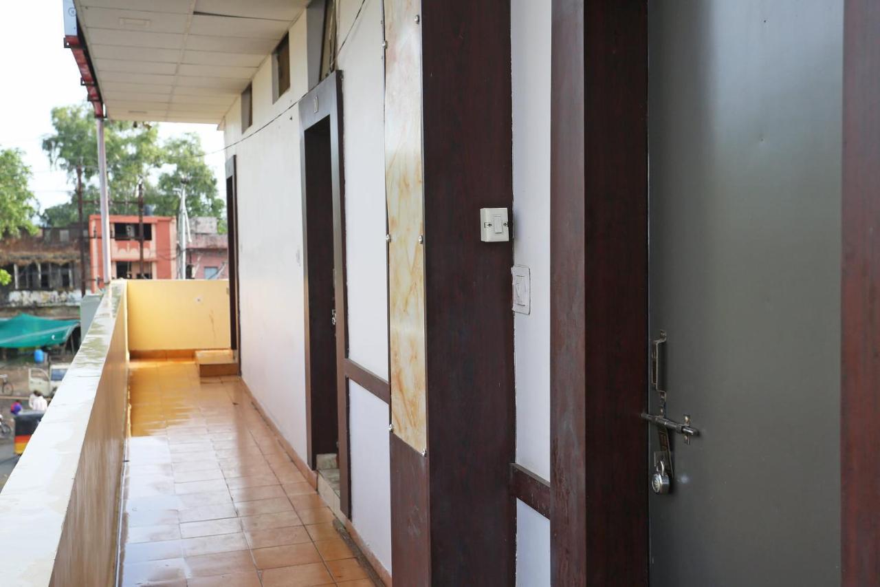 Oyo 37533 Hotel Ashirwad Jabalpur Exterior foto
